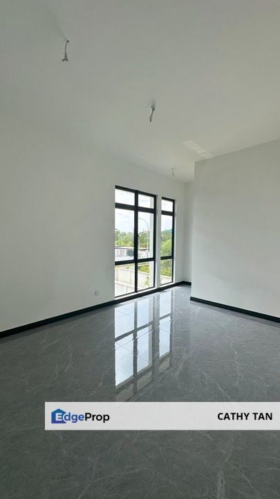 全新单位 Setia Tropika 角头大大片地2层楼半独立出售🔥, Johor, Johor Bahru