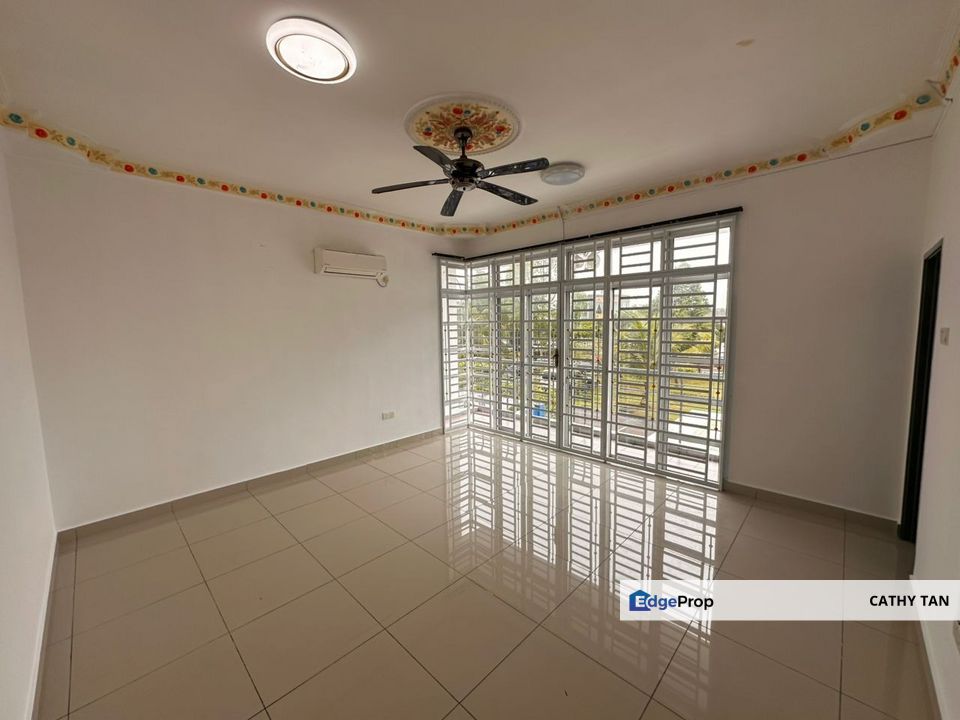 FULL LOAN🔥Mutiara Rini 双层联排独立别墅出售！环境开阔采光好而且地点美美不管投资自住都合适, Johor, Skudai