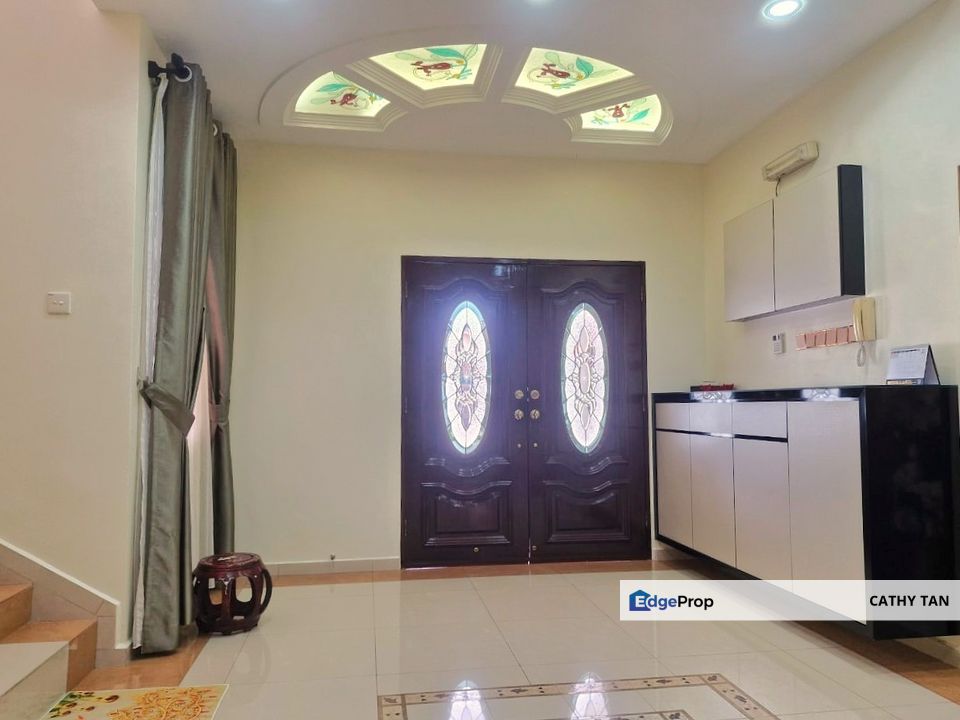 0.5 acre 士乃 Senai Bungalow出售🔥保安区环境宁静有大大的草地而且屋子保养美美, Johor, Senai