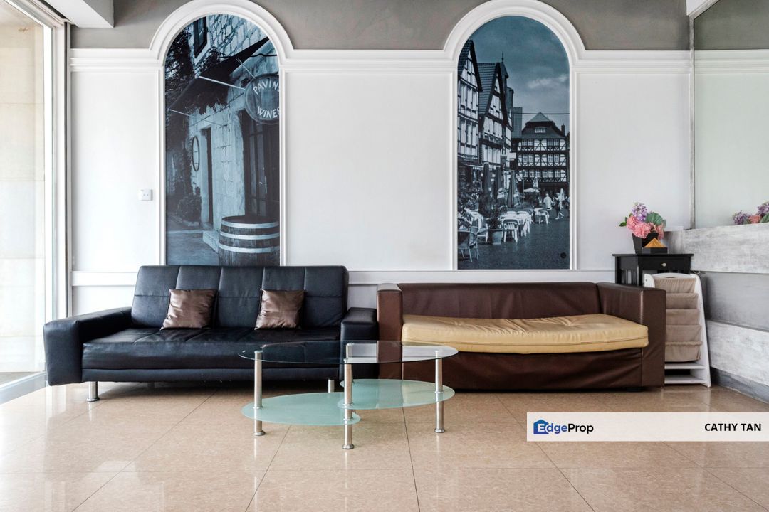 酒店老板老板娘🔥Setia Tropika 面向大路有Hotel要出售, Johor, Johor Bahru