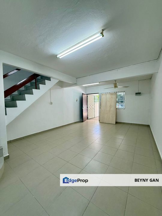 (Desa Cemerlang, Jalan Ara) Double Storey Low Cost House, Johor, Ulu Tiram