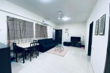 Bangunan Duta Impian (The Embassy Suites)