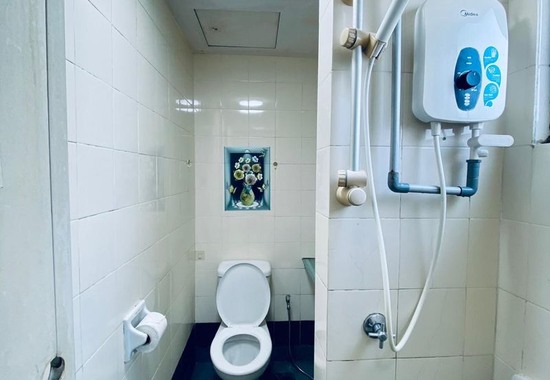 Bangunan Duta Impian (The Embassy Suites)