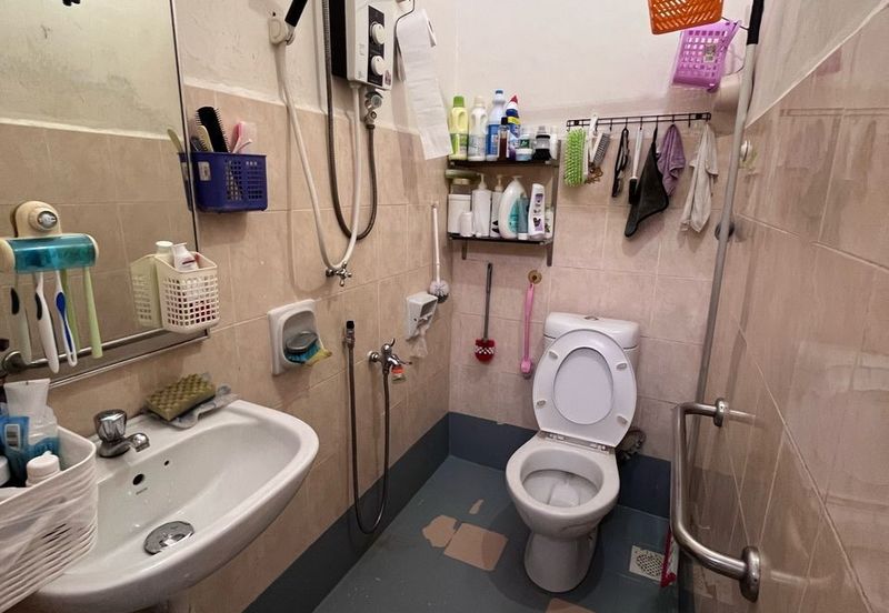 Taman Tampoi Indah II, Villa Ros