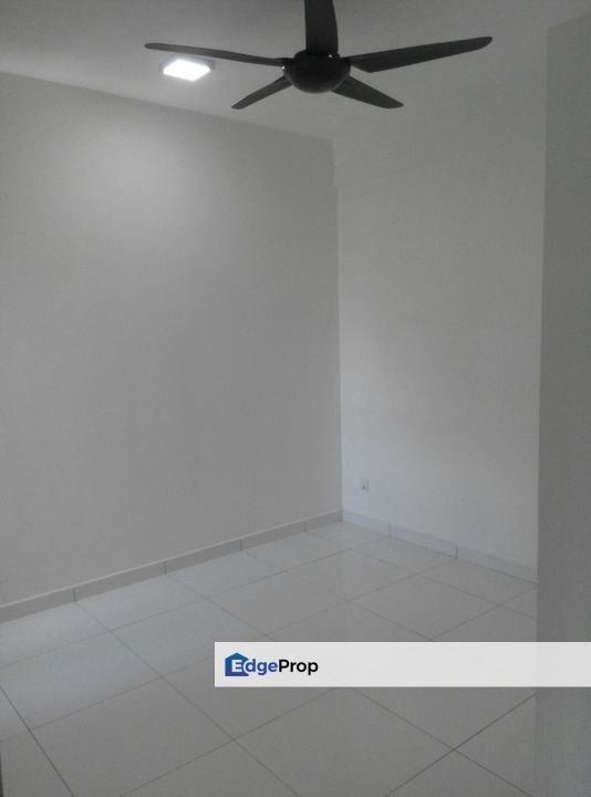 Tampoi Beside Highway Twin Residence Below Market 24hrs Security, Johor, Tampoi