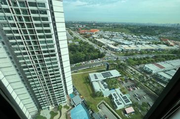 D'Summit Residences @ Kempas Utama