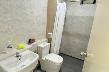 D'Summit Residences @ Kempas Utama