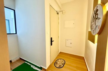 Baypoint @ Country Garden Danga Bay