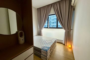 Baypoint @ Country Garden Danga Bay