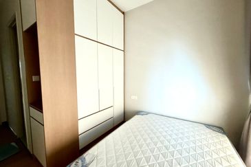 Baypoint @ Country Garden Danga Bay