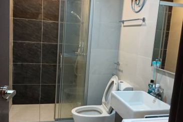 Baypoint @ Country Garden Danga Bay