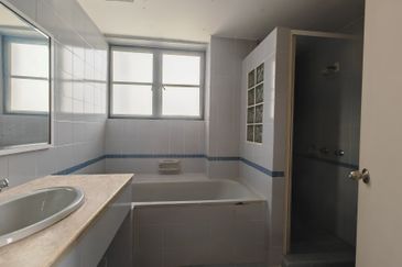 The Straits View, Bandar Baru Permas Jaya