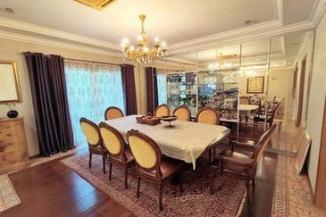 Stulang Laut / Darat