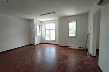 Bayou Bay 2 Storey Bungalow House For Sale @ Leisure Farm Resort Precinct 5, Gelang Patah