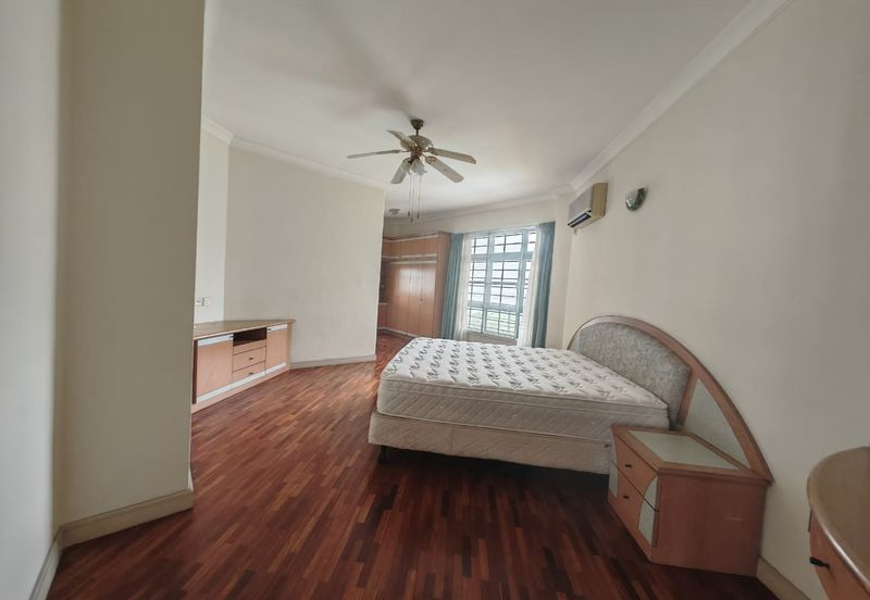 The Straits View, Bandar Baru Permas Jaya