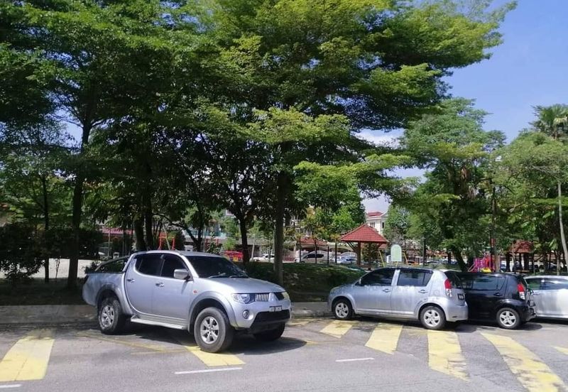 Laman Rimbunan 3-Storey Superlink House For Sale @ Kepong KL