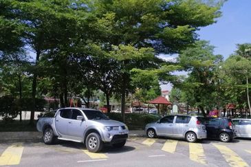 Laman Rimbunan 3-Storey Superlink House For Sale @ Kepong KL