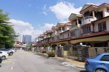 Laman Rimbunan 3-Storey Superlink House For Sale @ Kepong KL