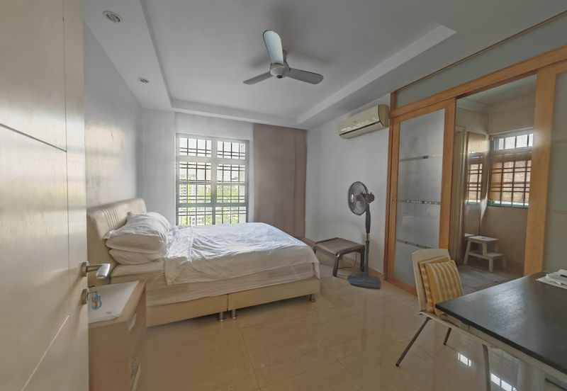 The Straits View, Bandar Baru Permas Jaya