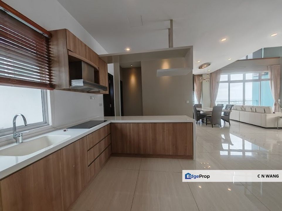Pent House With Private Roof Top Garden For Sale @ Twin Galaxy JB, Johor, Johor Bahru