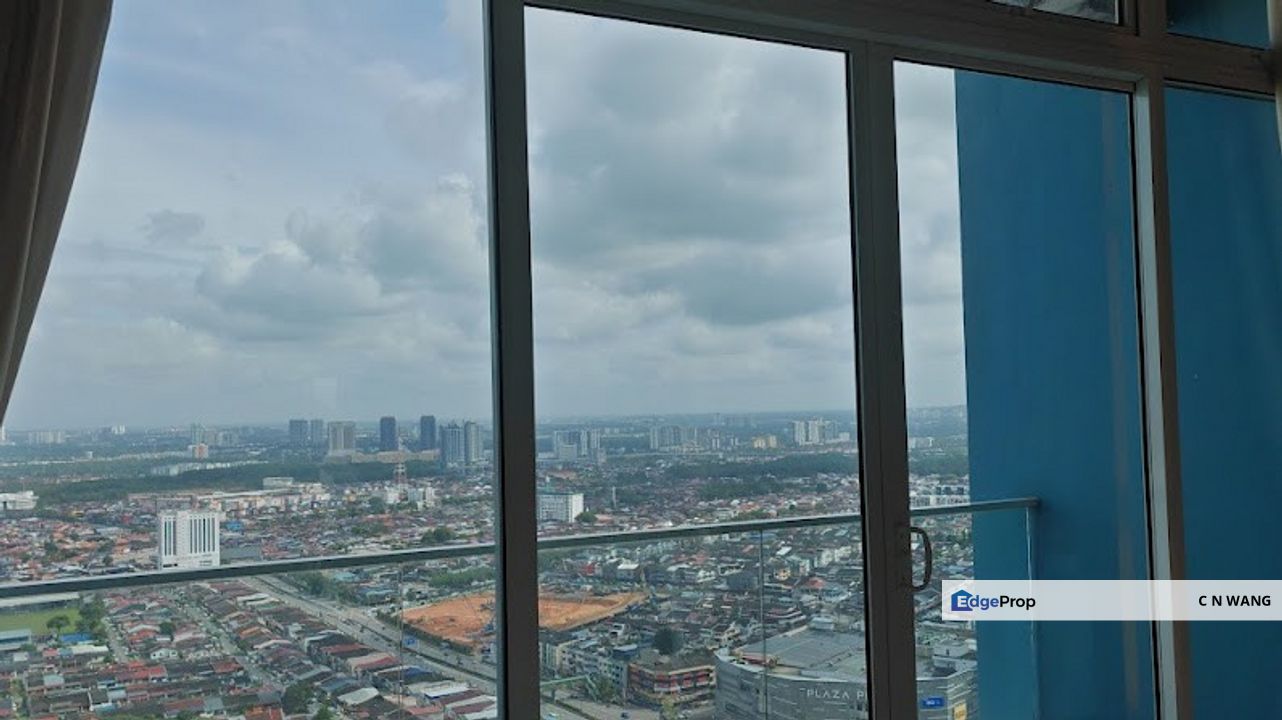 Pent House With Private Roof Top Garden For Sale @ Twin Galaxy JB, Johor, Johor Bahru