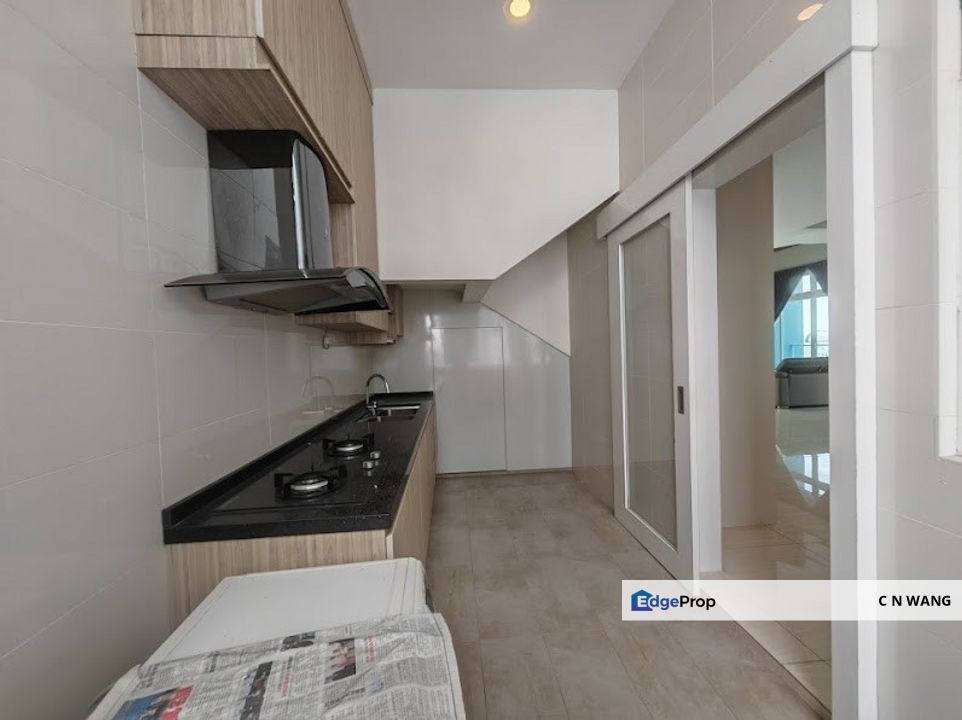 Pent House With Private Roof Top Garden For Sale @ Twin Galaxy JB, Johor, Johor Bahru