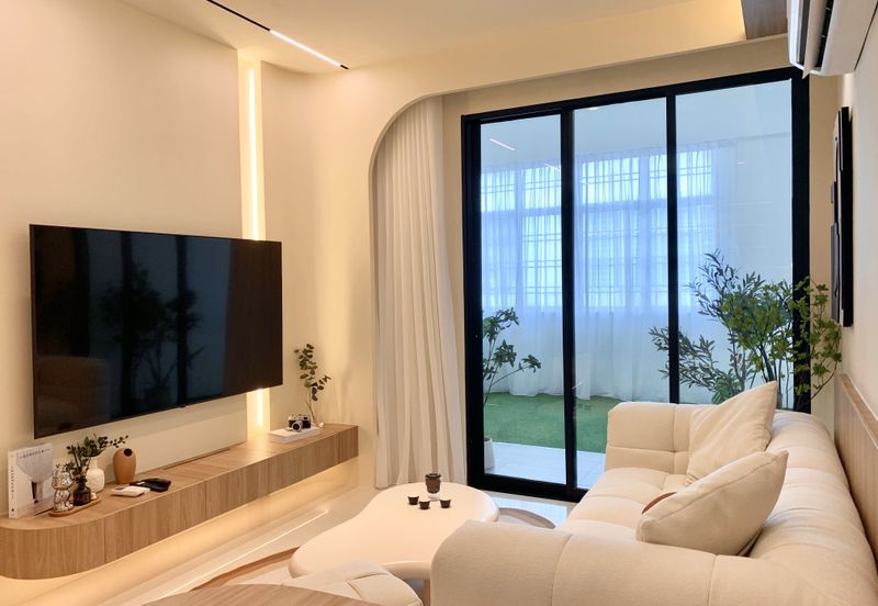 Aliva The New Launch Luxury Apartment @ Mount Austin