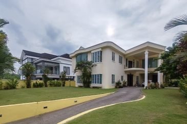 Nilai Spring Villas