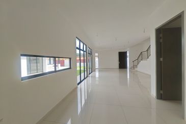 The Kew's Cluster House For Sale @ Gelang Patah