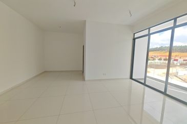 The Kew's Cluster House For Sale @ Gelang Patah