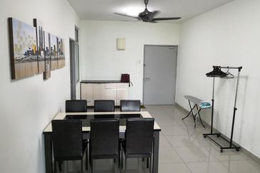 Eastbay Luxury Apartment