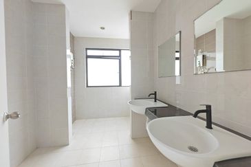 Super Link Corner House For Sale @ Horizon Hills