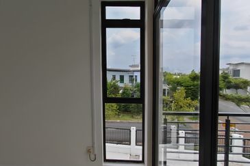 Super Link Corner House For Sale @ Horizon Hills