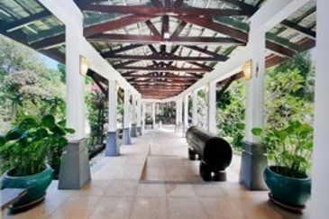 Langkawi 3-Storey Bungalow For Sale @ Jln Teluk Baru, Kuah Kedah