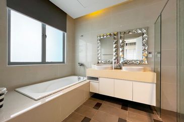 Somerset Puteri Harbour