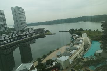 Puteri Cove Residences