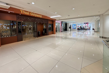 Suria Sabah Retail Shop Lot For Sale