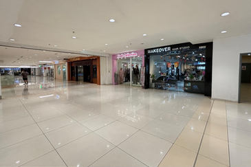 Suria Sabah Retail Shop Lot For Sale