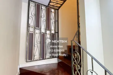 Taman Mont Tiara  Semi D Corner  For Sale