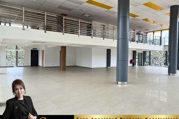 Frontage Commercial Building Ground Floor For Rent