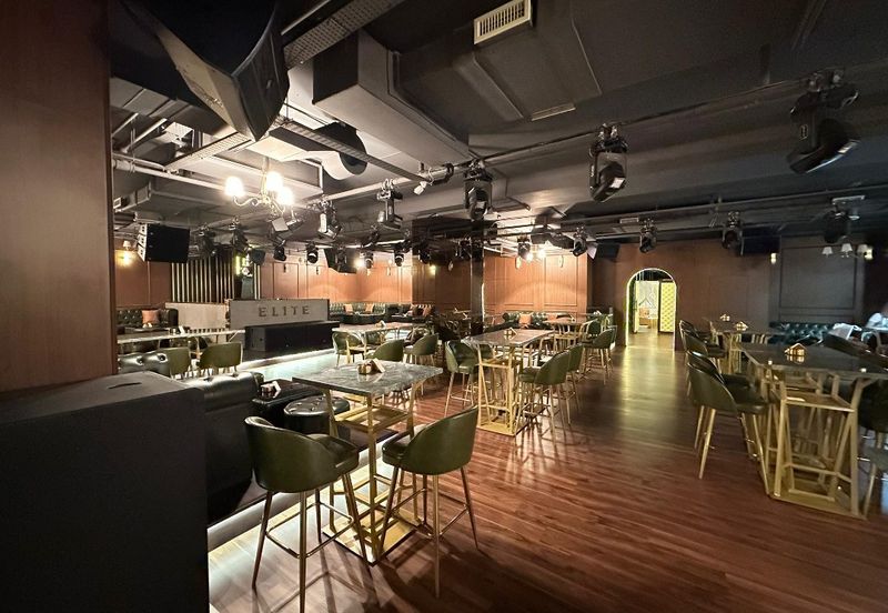 Aeropod Commercial Square