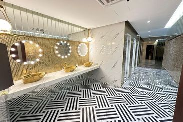 Aeropod Commercial Square