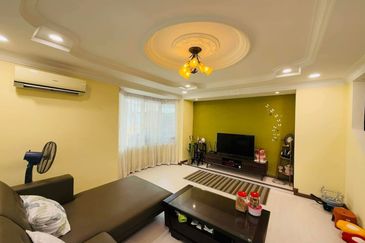 Taman Seri Borneo End Corner Terrace House for Sale