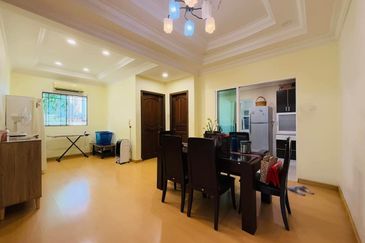 Taman Seri Borneo End Corner Terrace House for Sale
