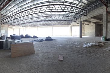 Penampang Point Commercial Building For Sale