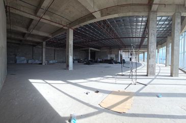 Penampang Point Commercial Building For Sale