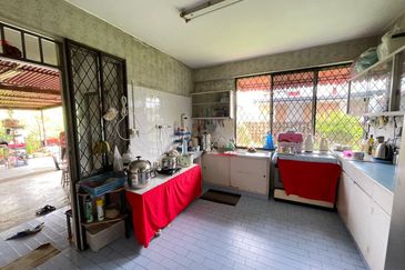 Taman Friendly Fu Yen Villa Bungalow For Sale 