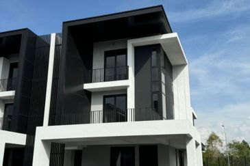 Lume Home End Corner Lot Semi-D For Sale