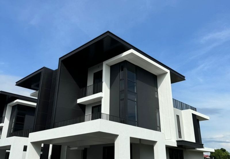 Lume Home End Corner Lot Semi-D For Sale