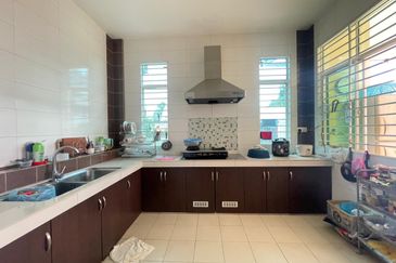 Penampang Single Storey Landed Bungalow House For Sale